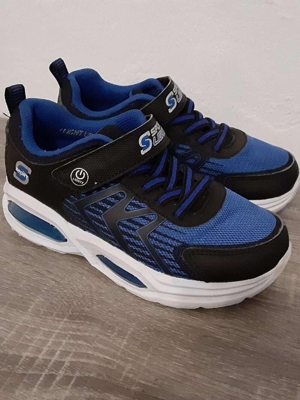 S Sport Skechers Kids' Size 2 Youth Blue Double Ace Light-Up Sneakers